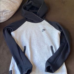 BOYS NIKE HOODIE